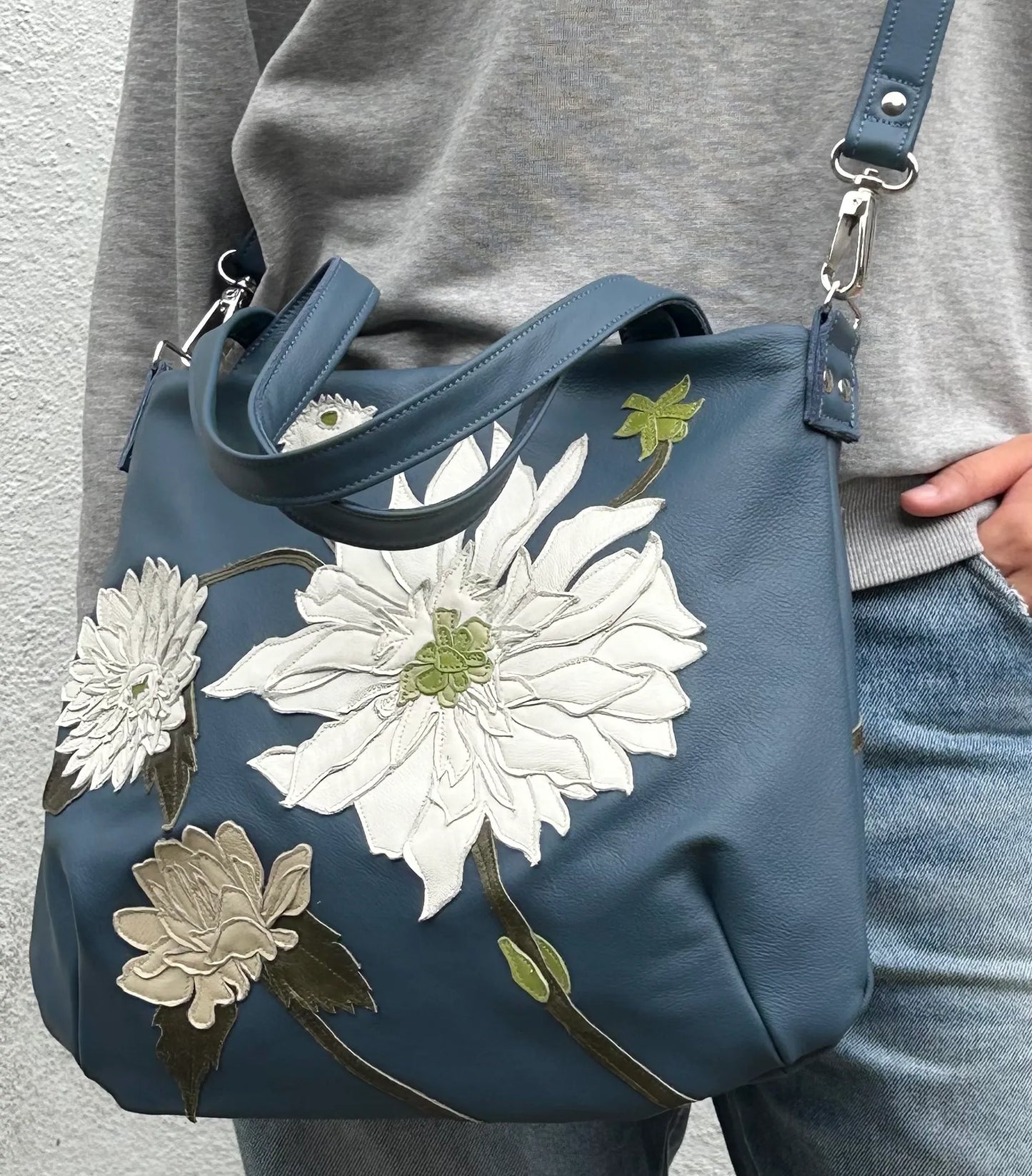 Evie Handbag- Avio – Cream Dahlia Medley