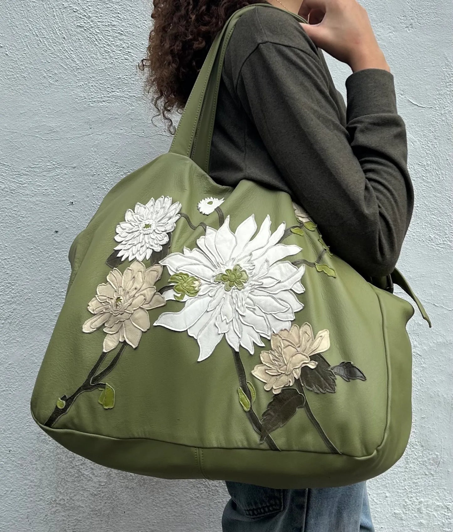 Overnight Bag – Aloe – Cream Dahlia Medley